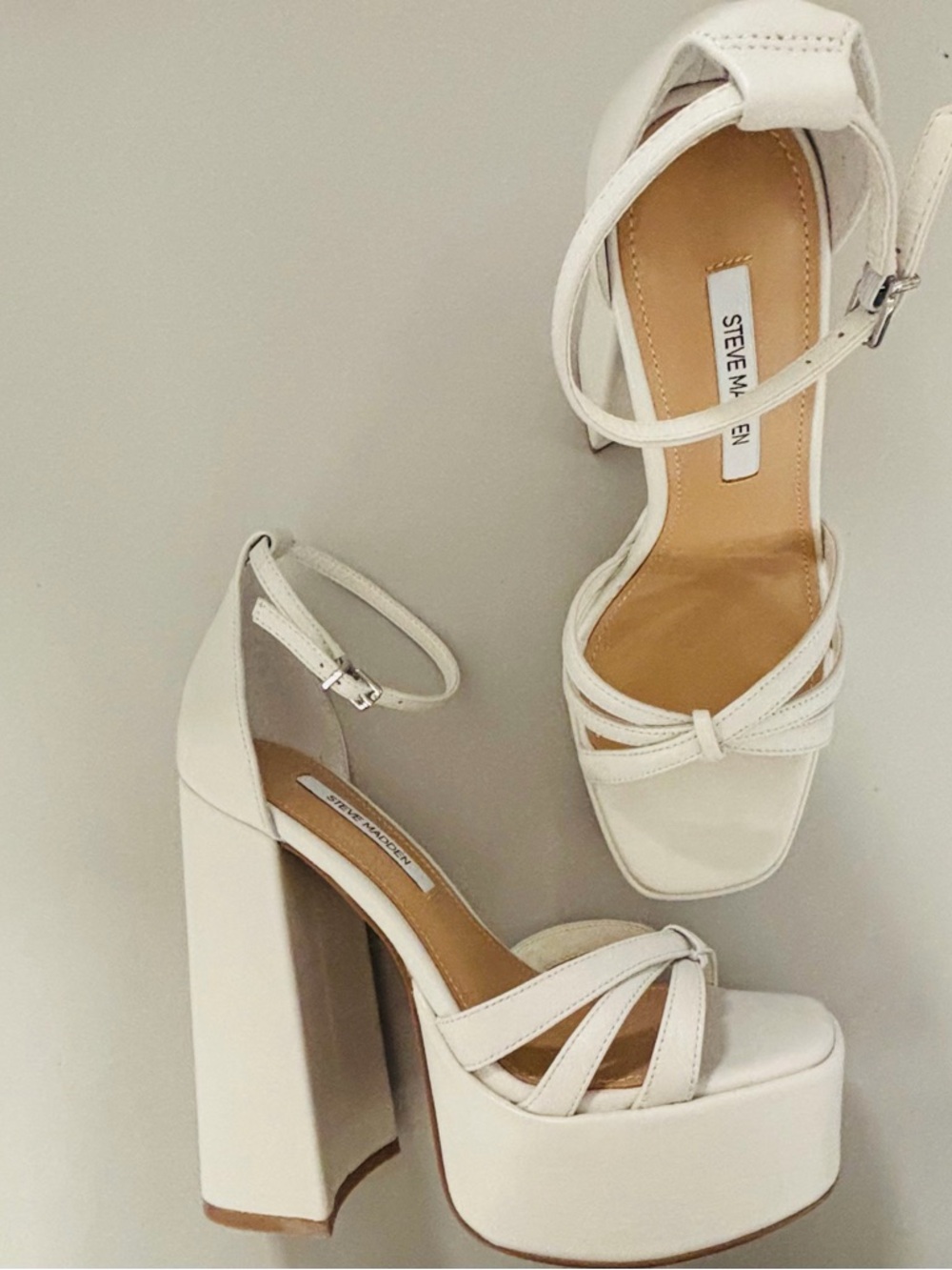Steve Madden Retro white leather strappy platform block heels, women’s size 6